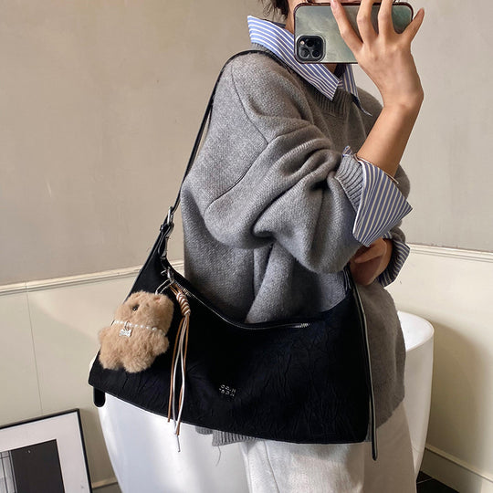 Damen Hobo-Tasche mit charmantem Tieranhänger und praktischem Kordelzug Nord Taschen