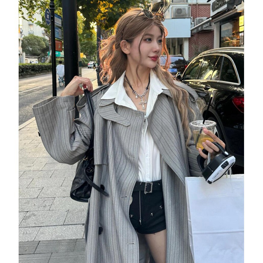 Damen Langer gestreifter Oversize‑Trenchcoat mit breitem Revers und Ballonärmeln Nord Taschen