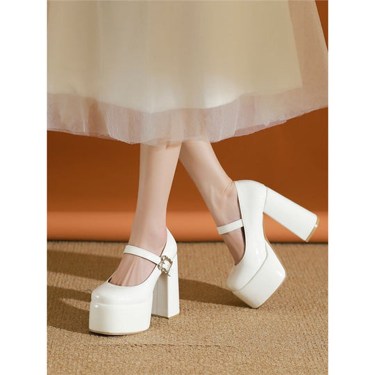 Damen Plateau-Pumps mit Rundschnürung und eleganter Schnalle