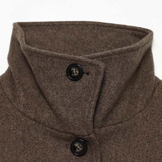 Damen Cropped Boxy-Jacke mit hohem Stehkragen, Knopfleiste und aufgesetzten Pattentaschen Nord Taschen