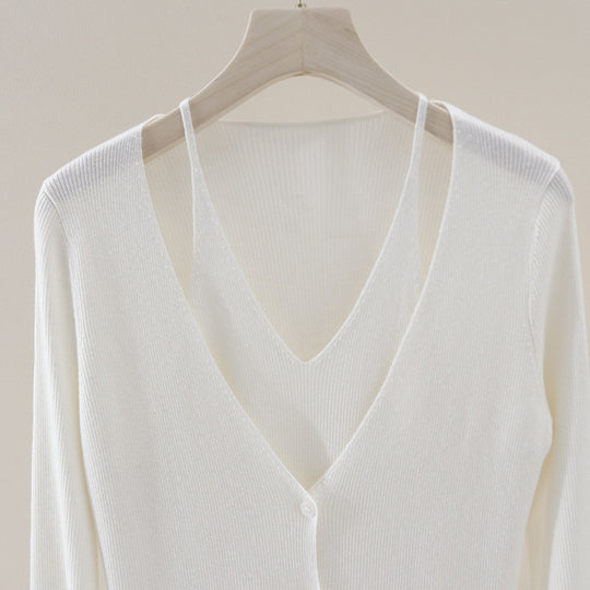 Damen feiner Rippstrick-Cardigan mit integriertem Spaghettitop und tiefem V-Ausschnitt Nord Taschen