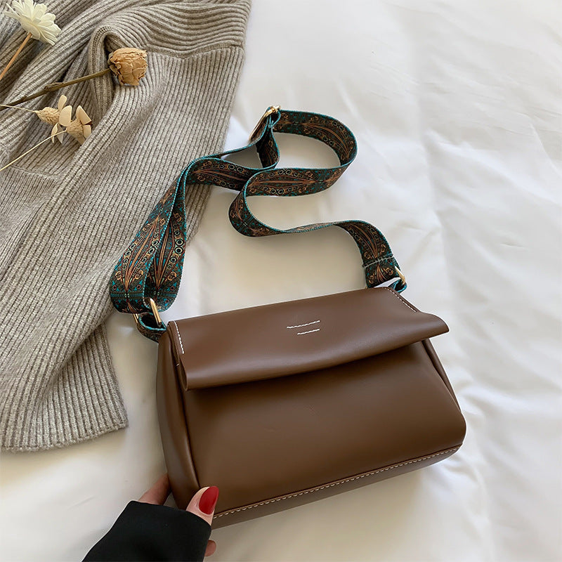 Damen Umhängetasche mit eleganter Struktur und verstellbarem Design Nord Taschen
