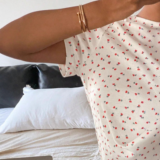 Damen lässiges Schlafanzugset aus atmungsaktivem Baumwollstoff mit zartem Blumendruck Nord Taschen