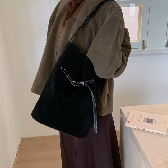 Damen Hobo-Tasche aus hochwertigem Wildleder mit elegantem Kordelzug Nord Taschen