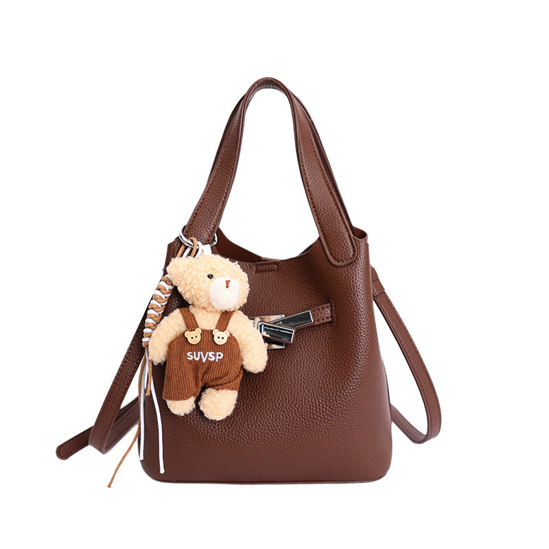 Damen elegante Handtasche mit abnehmbarem Plüschanhänger Nord Taschen