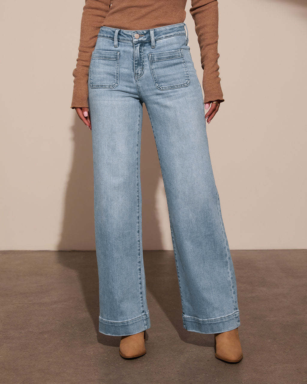 Damen Weit geschnittene Jeans mit hohen Taschen und elegantem Auftritt