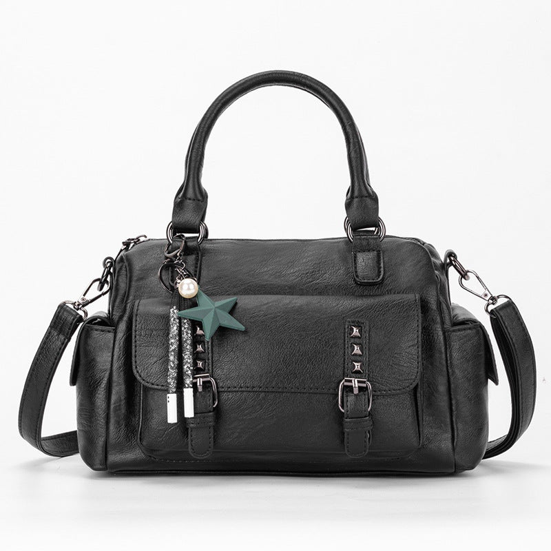 Damen Henkeltasche mit eleganten Nieten und praktischem Innenlayout Nord Taschen