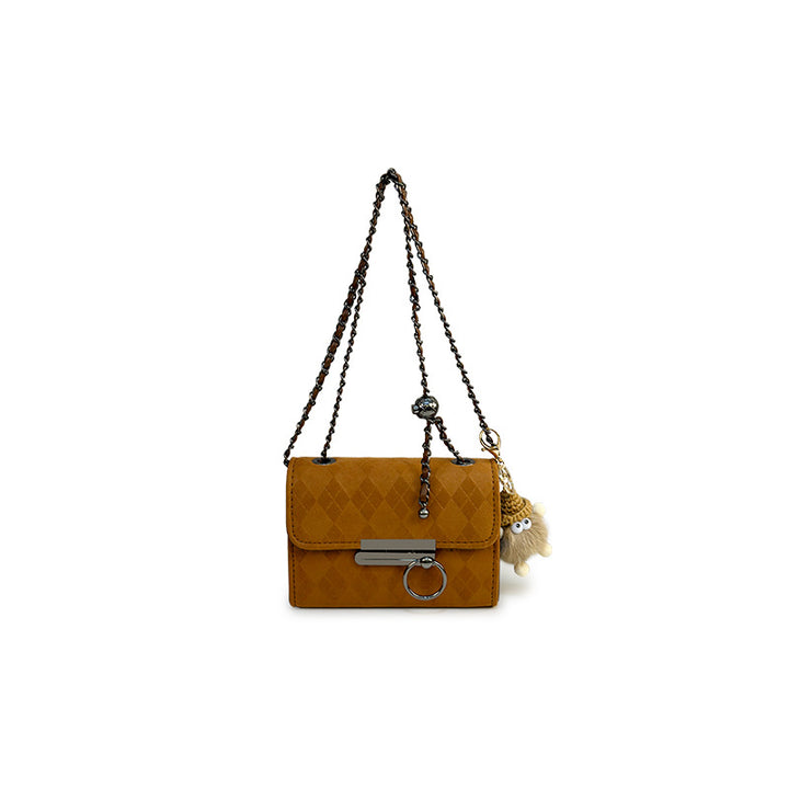 Damen Clutch-Tasche mit geprägtem Design und verspieltem Anhänger Nord Taschen