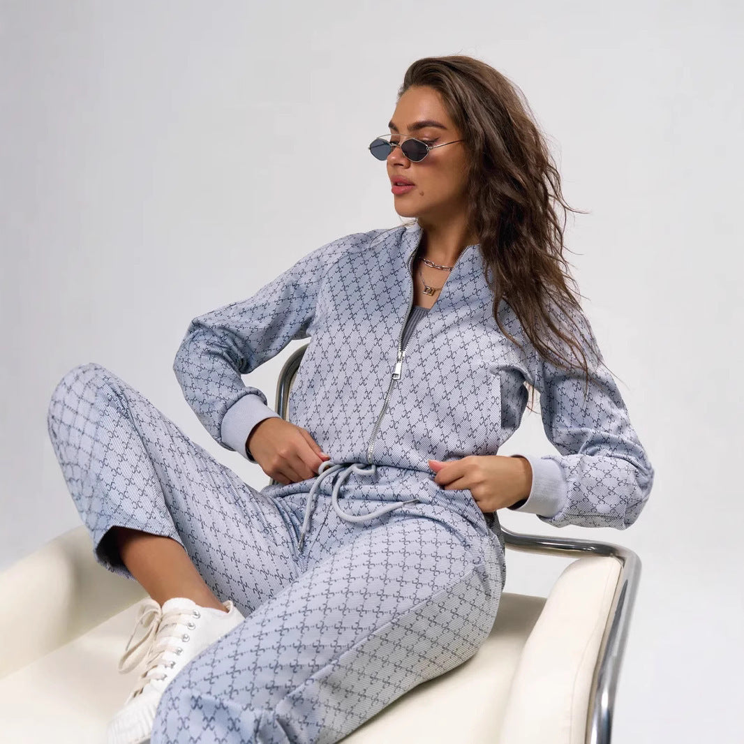 Damen jacquard Lounge-Set mit kurzer Bomberjacke und hochgeschnittener Kordelzug-Hose Nord Taschen