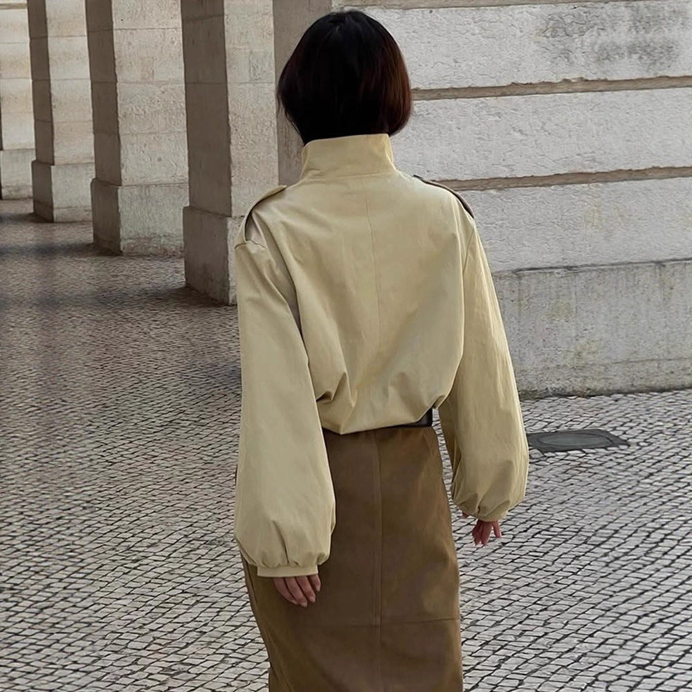 Damen Kurzbluse-Trench mit Stehkragen, Schulterpatten und Ballonärmeln Nord Taschen