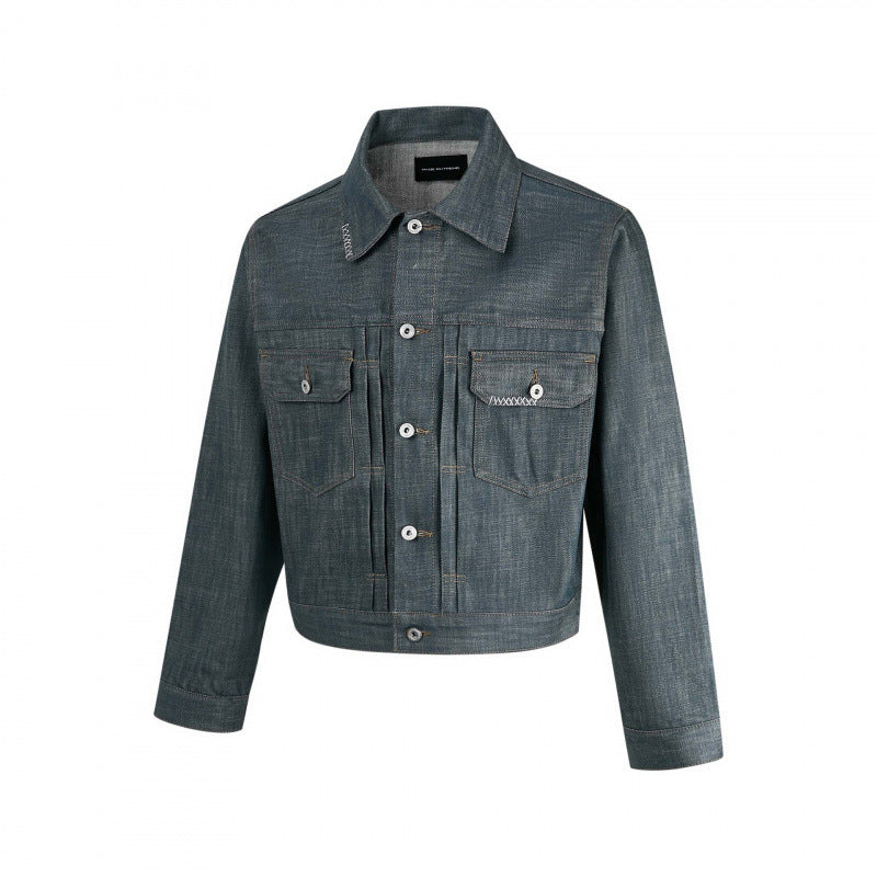 Herren Kurz geschnittene Jeansjacke mit vertikalen Biesen, Pattentaschen und kastiger Silhouette Nord Taschen