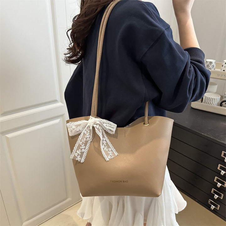 Damen Tote-Tasche aus hochwertigem Kunstleder mit verspieltem Schleifendetail Nord Taschen