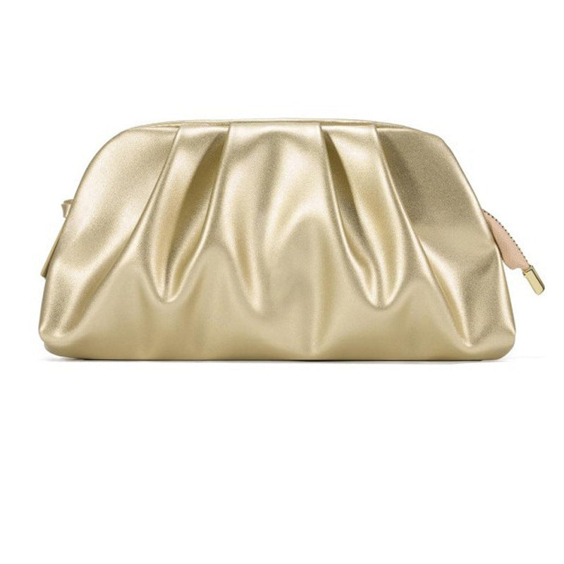 Damen Clutch mit luxuriösem metallic Finish und feinen Faltendesign Nord Taschen