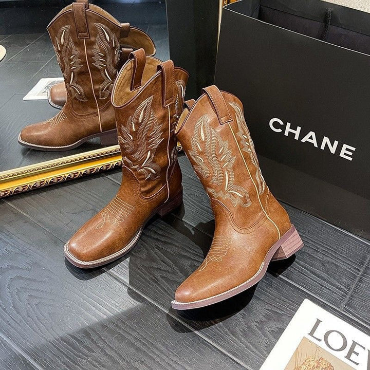 Damen Westernstiefel mit filigraner Stickerei und bequemem Blockabsatz