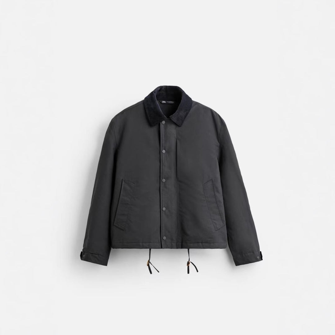Herren Kurzblouson mit Cordkragen, Druckknopfleiste und Kordelzugsaum Nord Taschen