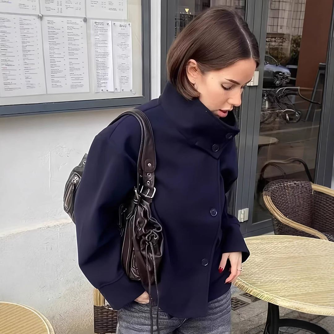 Damen Kurze Boxy-Wollmix-Jacke mit Stehkragen und aufgesetzten Pattentaschen Nord Taschen