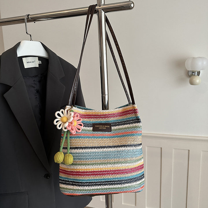 Damen praktische Beuteltasche mit modischem Blumendetail Nord Taschen