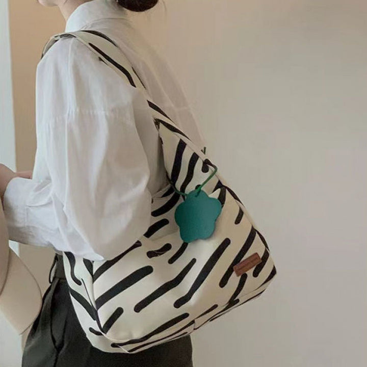 Damen Hobo-Tasche mit modernen Linien und praktischen Innenfächern Nord Taschen