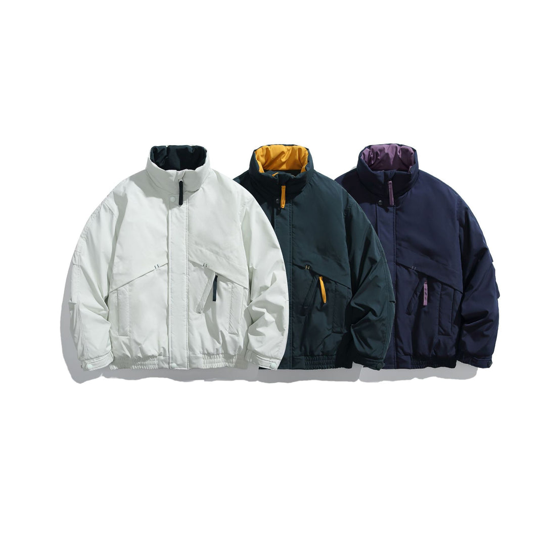 Unisex Kurz geschnittene wattierte Boxy‑Bomberjacke mit hohem Stehkragen und diagonalen Pattentaschen Nord Taschen