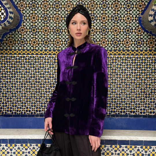 Damen Samtjacke mit Mandarin-Kragen und dekorativen Knotenverschlüssen Nord Taschen