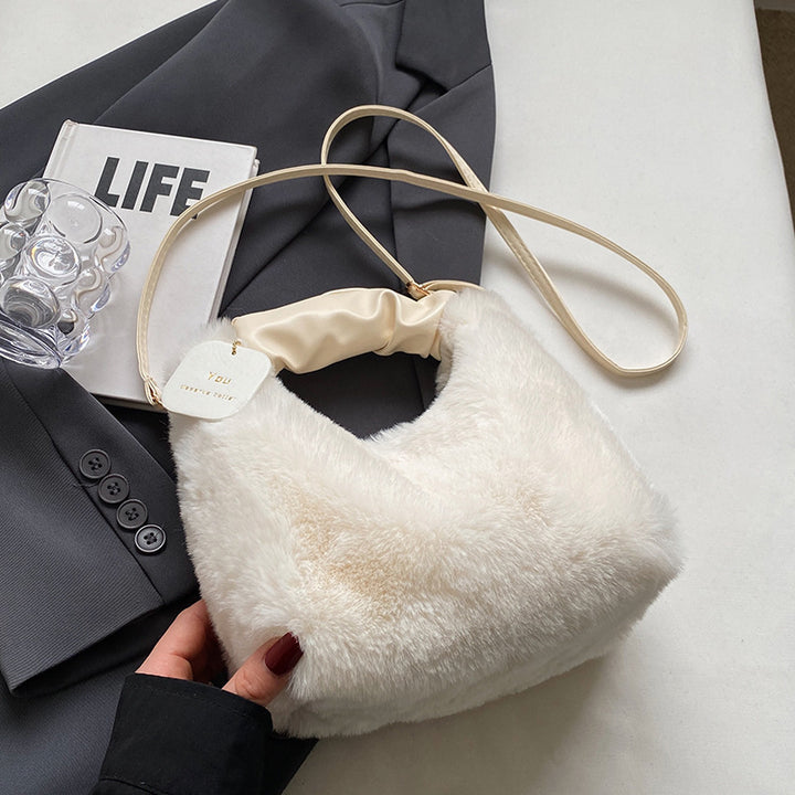 Damen Tasche aus flauschigem Kunstfell mit verstellbarem Schulterriemen Nord Taschen