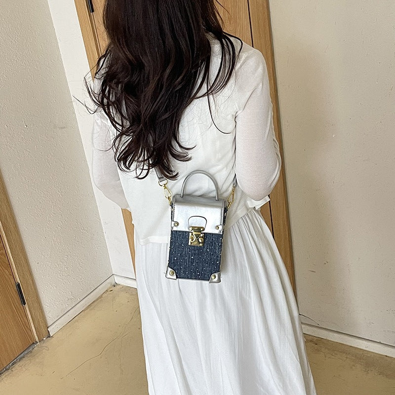 Damen Mini Bag mit Metallic-Oberfläche und Jeans-Akzenten Nord Taschen