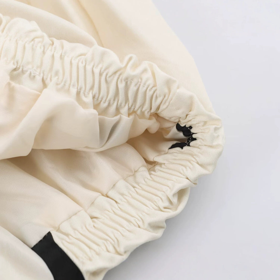 Damen Leichte gepunktete Regenjacke im Oversize-Cropped-Schnitt mit hohem Funnelkragen Nord Taschen