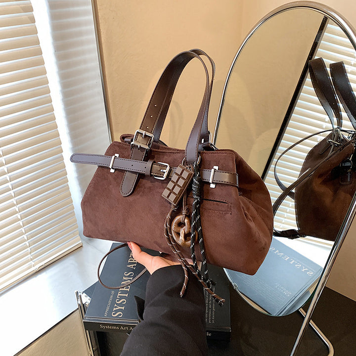 Damen Handtasche mit strukturiertem Design und dekorativen Akzenten Nord Taschen