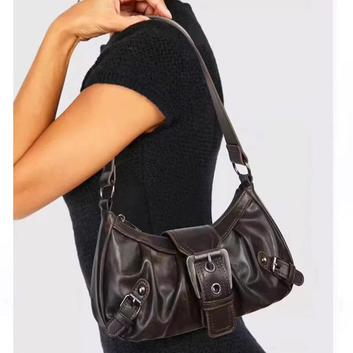 Damen Hobo-Tasche mit raffiniertem Faltendesign und edlen Metallakzenten Nord Taschen