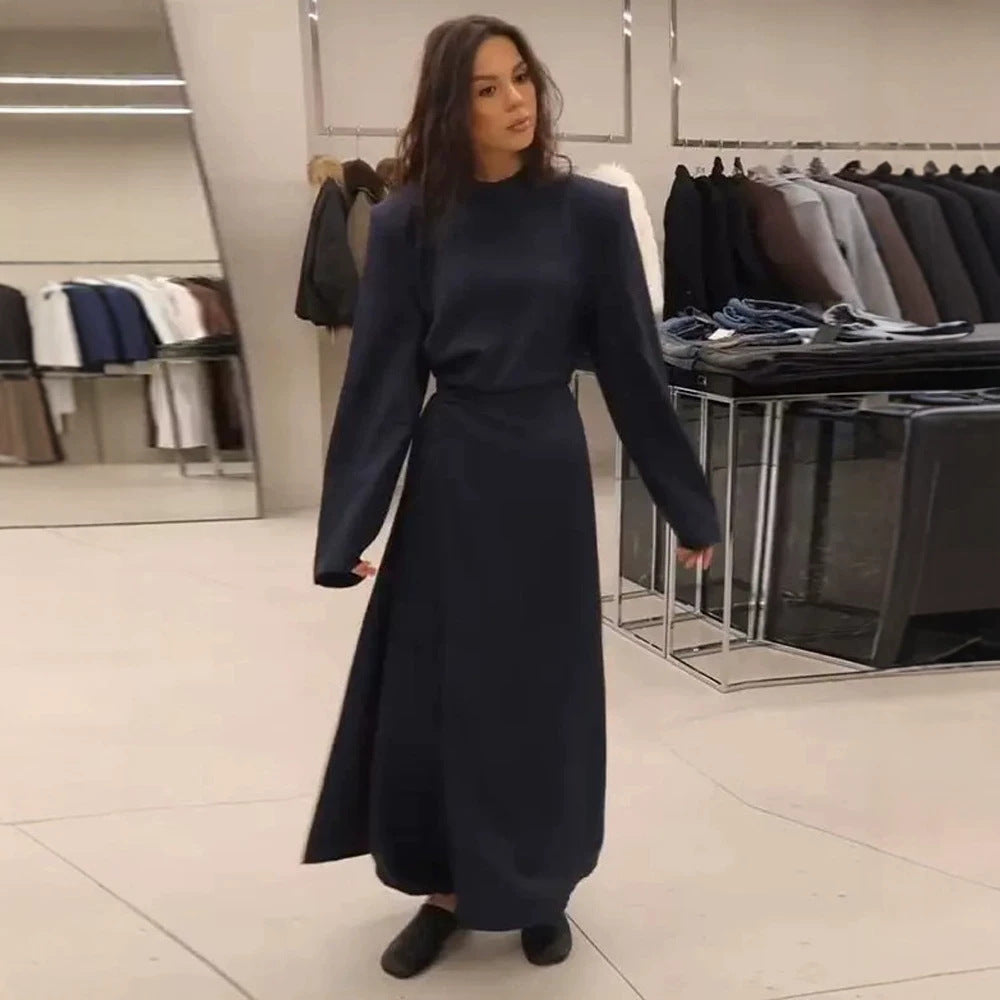 Damen Maxikleid mit taillierter Silhouette, ausgestelltem Rock und markanten Schultern Nord Taschen