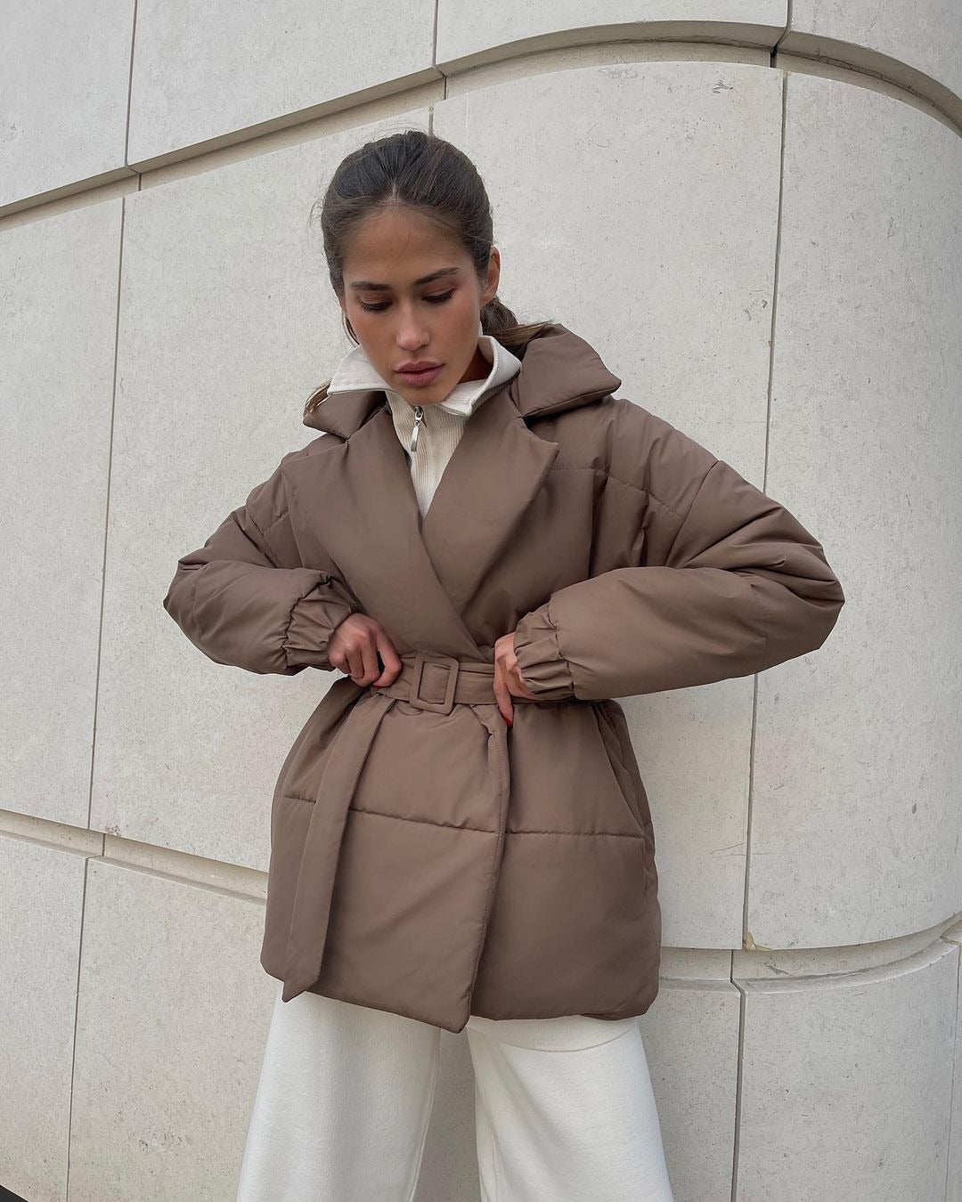 Damen Wattierte Taillierte Steppjacke mit Gürtel und Kapuze Nord Taschen