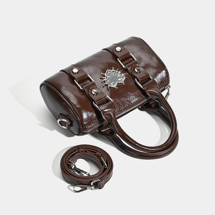 Damen Kunstleder Handtasche mit edler Herzapplikation Nord Taschen