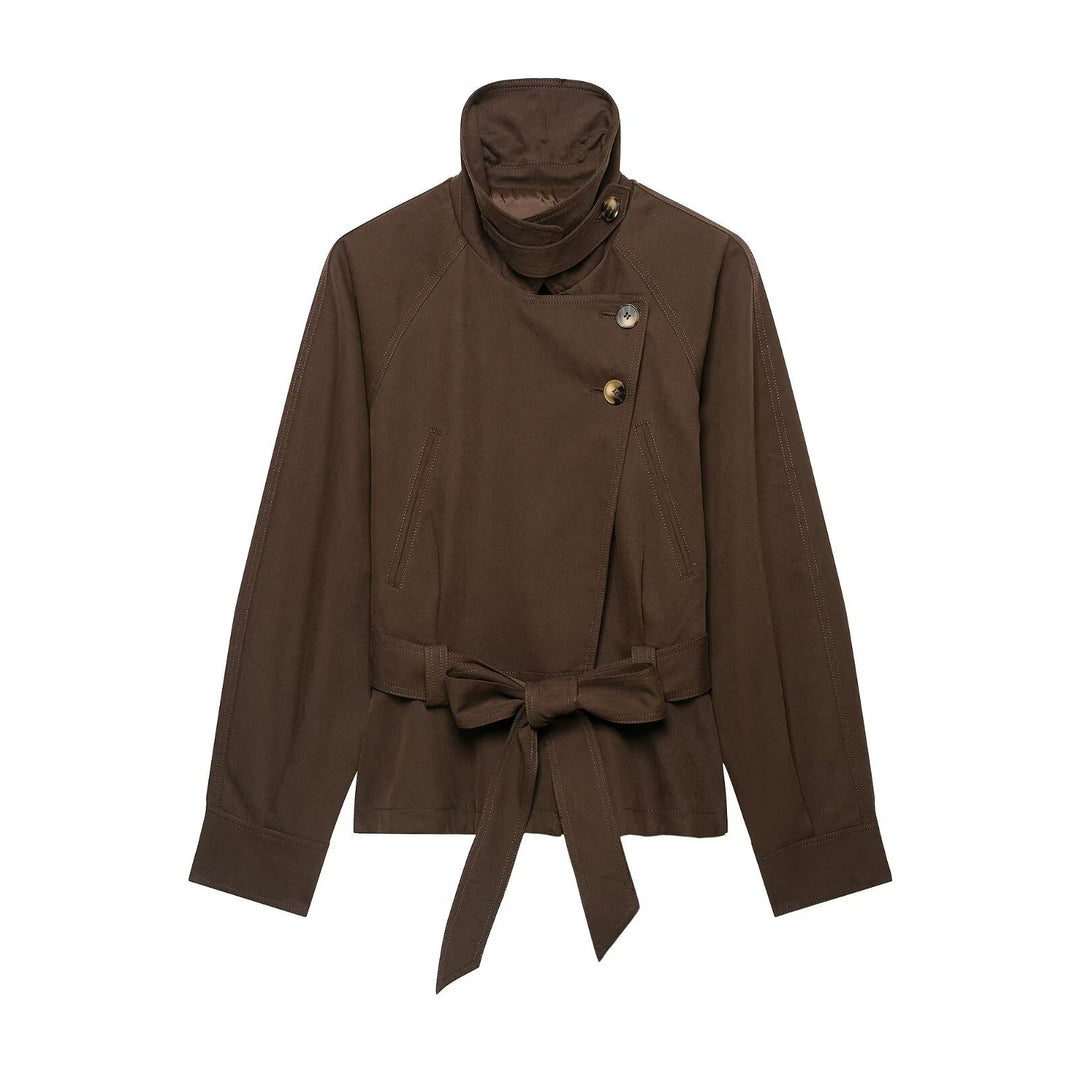 Damen Kurz-Trenchjacke mit hohem Stehkragen, Bindegürtel und asymmetrischer Knopfleiste Nord Taschen