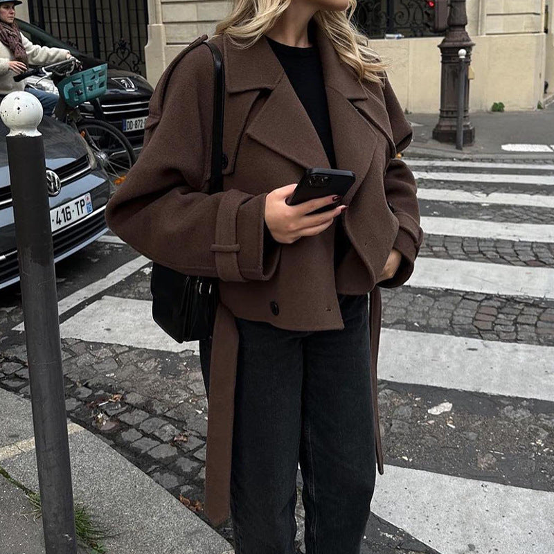 Damen Kurz geschnittener Oversize-Wollmix-Peacoat mit weitem Revers und Bindegürtel Nord Taschen