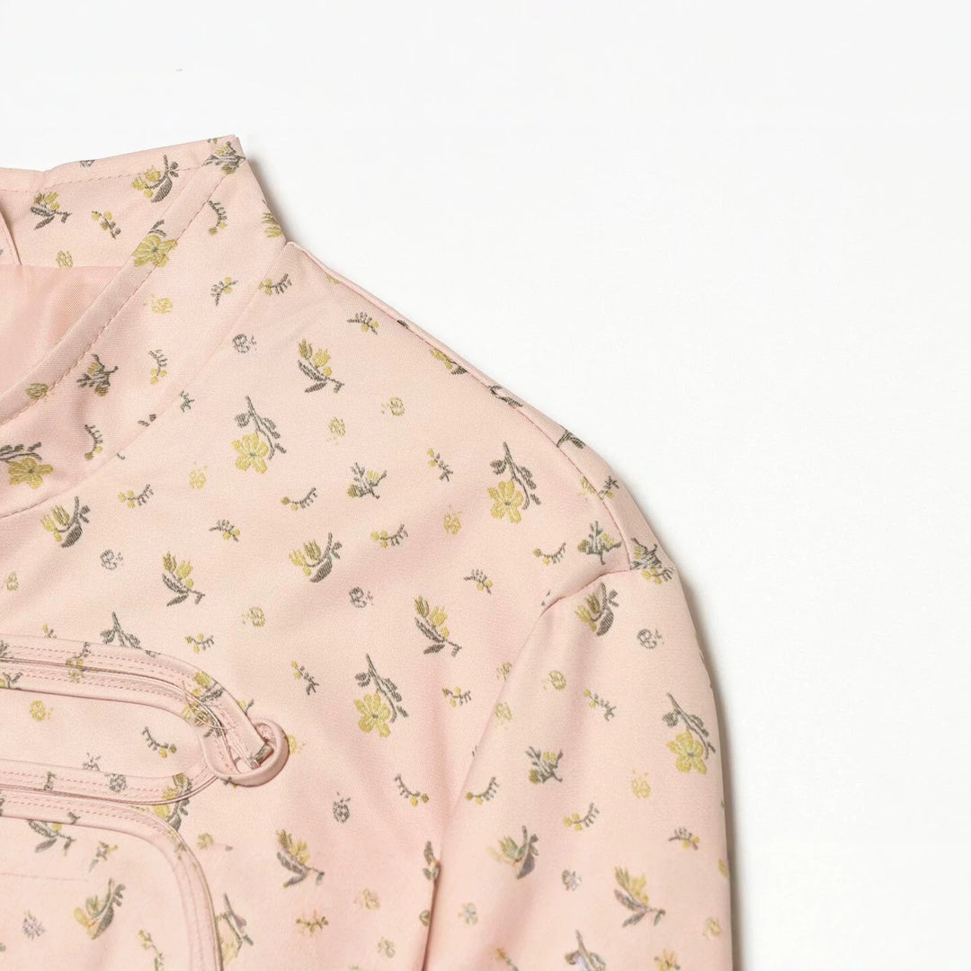 Damen Kurz geschnittene Satin-Militärjacke mit dekorativen Froschverschlüssen und Blumenprint Nord Taschen