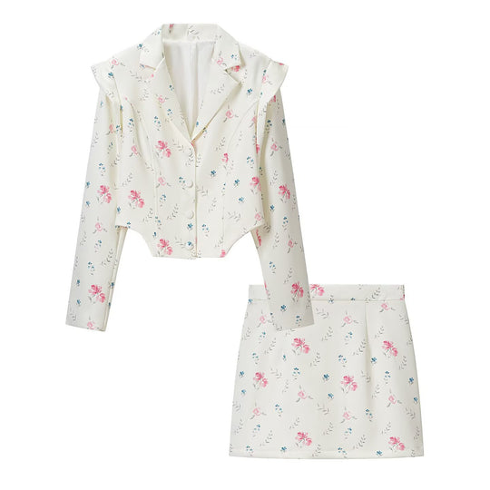 Damen Kurzblazer mit floraler Allover‑Print, taillierter Silhouette und dekorativen Schulterdetails Nord Taschen