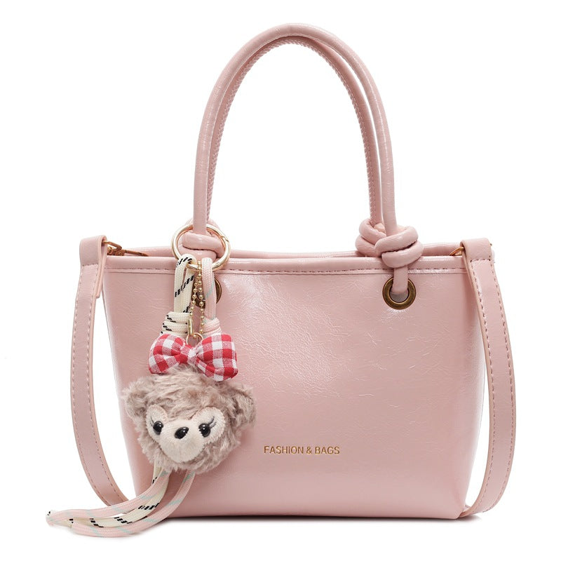 Damen Modische Handtasche mit verspieltem Tieranhänger Nord Taschen