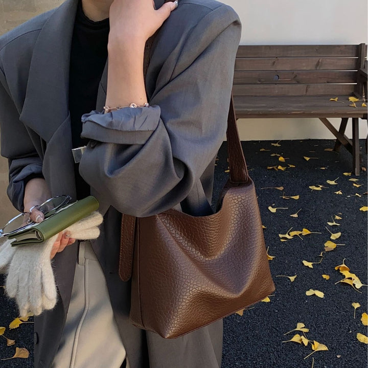 Damen stilvolle Umhängetasche mit strukturiertem Design Nord Taschen