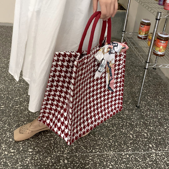 Damen Jute-Tragetasche mit elegantem Karomuster und dekorativen Schleifenakzenten Nord Taschen