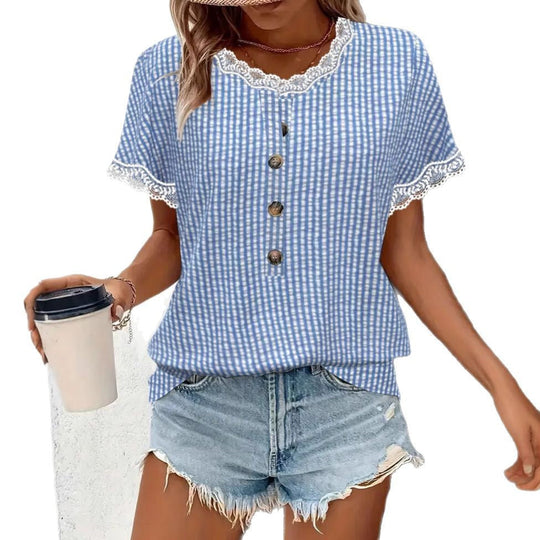 Damen nan kurzärmlige Vichykaro-Bluse mit Spitzenbesatz und dekorativer Knopfleiste