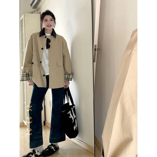 Damen Kurztrenchjacke im Oversize-Schnitt mit Kontrastkragen und karierten Umschlagmanschetten Nord Taschen
