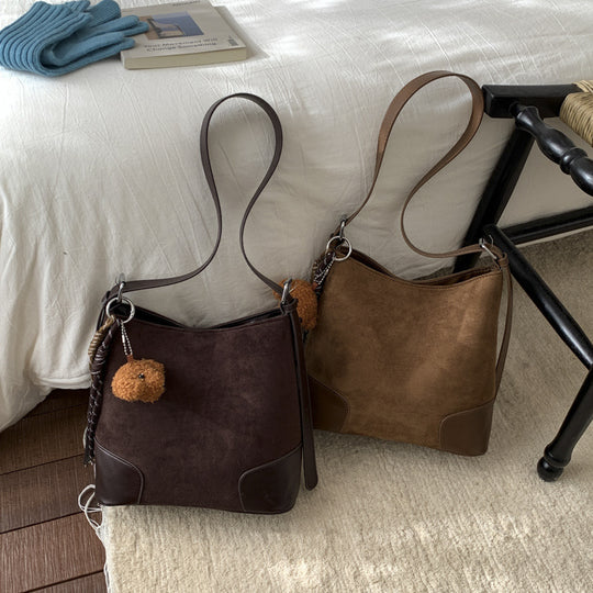 Damen Hobo-Tasche aus weichem Veloursleder mit modischem Kordelzug Nord Taschen