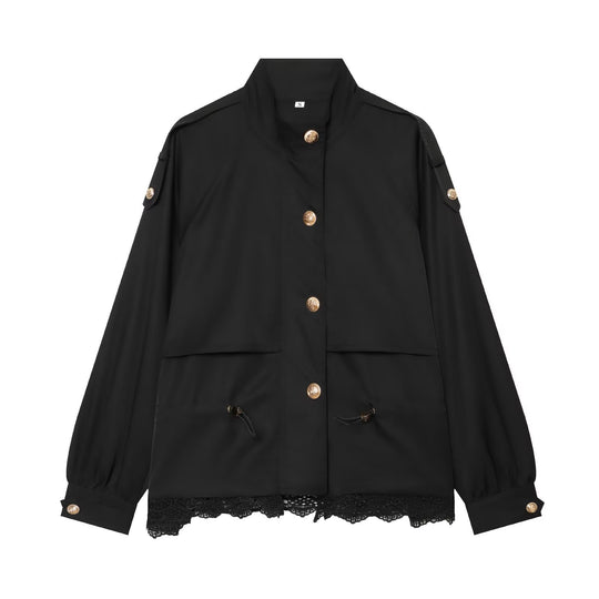Damen 50+ taillierte Utility‑Blousonjacke mit Stehkragen, Kordelzugtaschen und Spitzenbesatz Nord Taschen