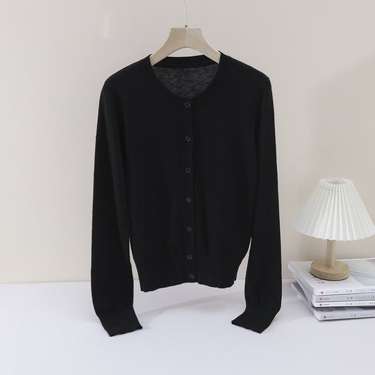 Damen Feiner Knopf-Cardigan mit Rundhalsausschnitt, schmaler Passform und Rippenabschlüssen Nord Taschen