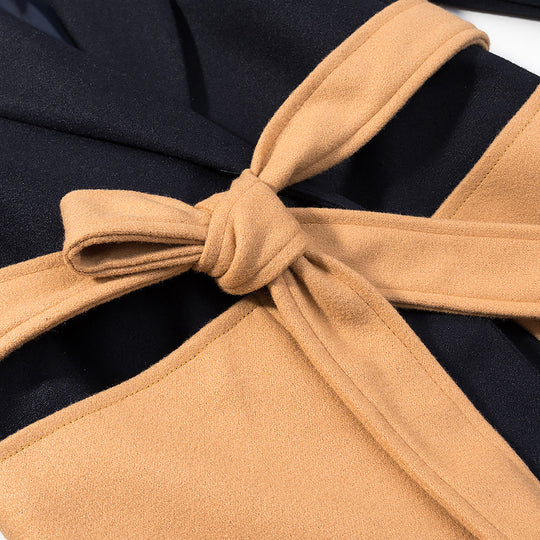 Damen Kurzmantel mit Bindegürtel, Kontrasttaschen und Kunstfellmanschetten Nord Taschen