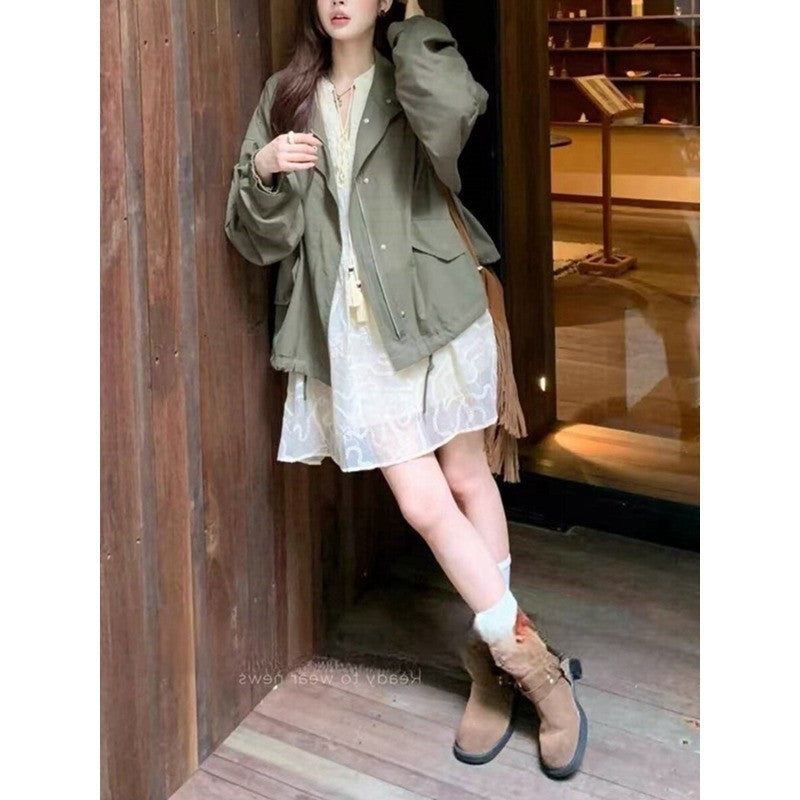 Damen Boxy-Kurzjacke im Oversize-Schnitt mit Stehkragen, Tunnelzugsaum und Klappentaschen Nord Taschen