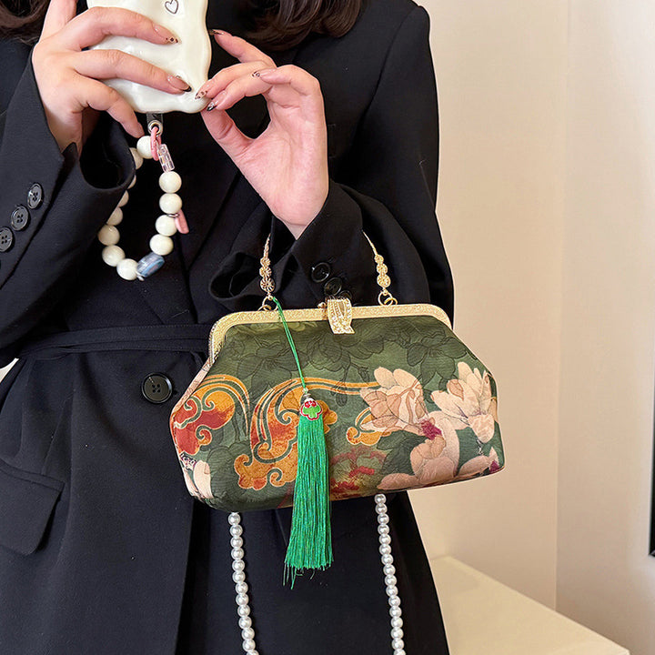 Damen Clutch-Tasche mit floralem Design und elegantem Kettenakzent Nord Taschen