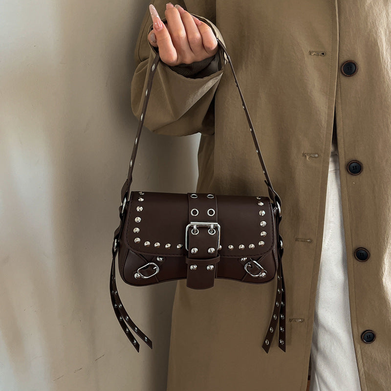 Damen Umhängetasche mit eleganten Nieten und verstellbarem Schulterriemen Nord Taschen