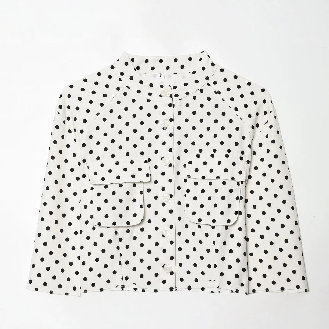 Damen Geknöpfte Hemdjacke mit Stehkragen, aufgesetzten Klappentaschen und Taillengürtel Nord Taschen