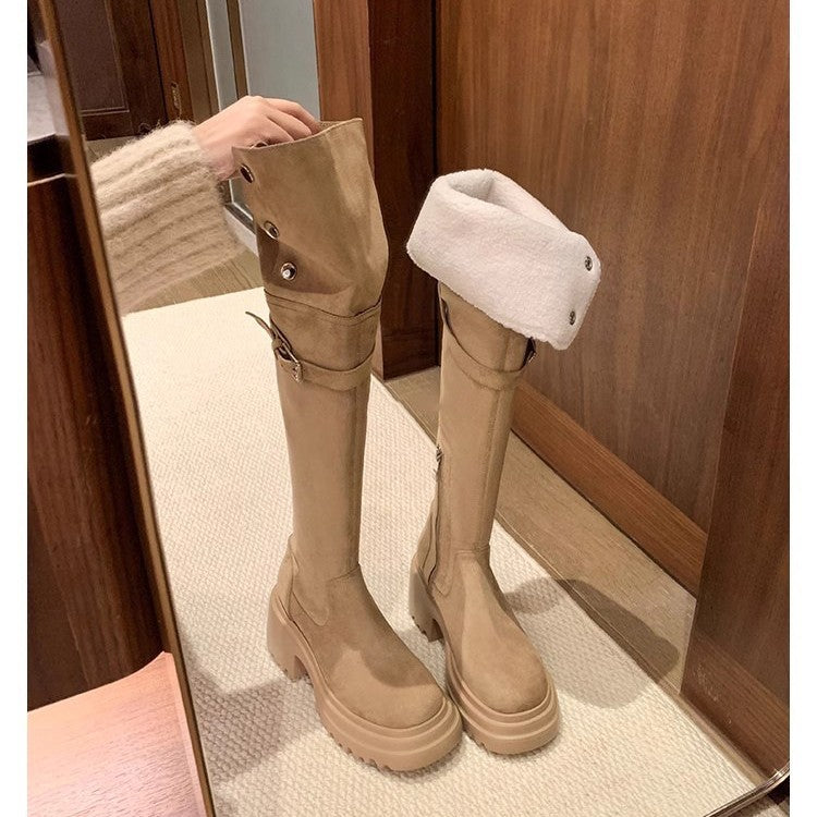 Damen Kniehohe Wildleder-Bikerstiefel mit abnehmbarem Teddyumschlag und markanter Lug-Plateausohle Nord Taschen